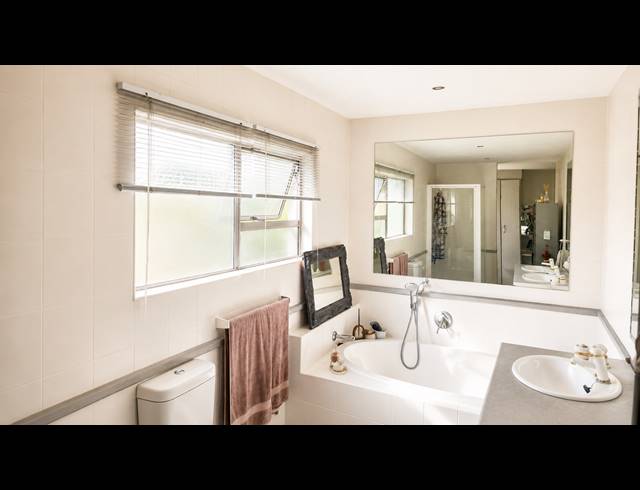 3 BEDROOM SECTIONAL TITLE FOR SALE IN DOWERGLEN